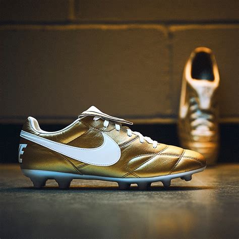 nike fussballschuhe weiß gold|nike fußballschuhe weiß.